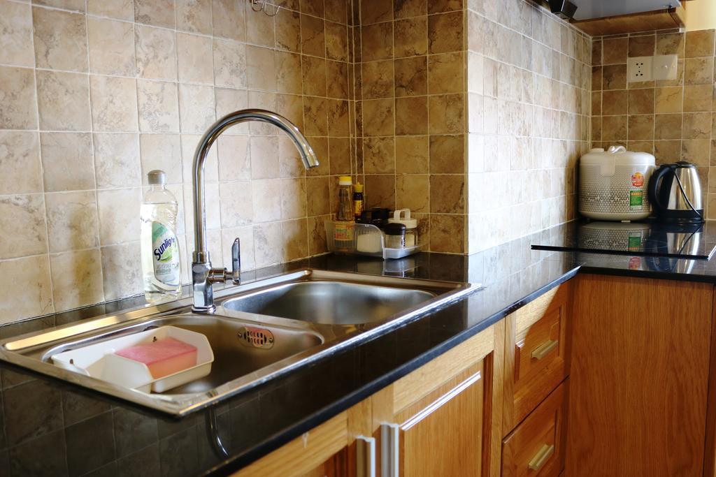 Merin City Suites Хошимин Экстерьер фото